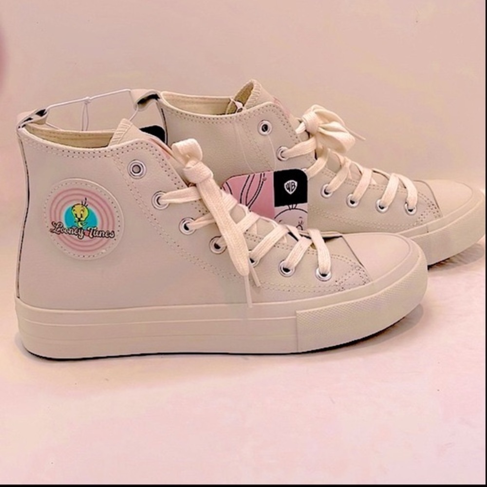 🆕 WB Looney Toons Ltd Edition Women’s Tweety Bird Nostalgia High-Top Sneakers